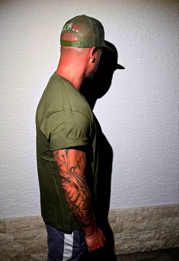 ARENA DESIGN T-Shirt + Trucker Cap / OLIVE GRÜN / XL – Bild 9