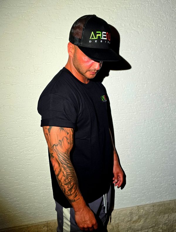 ARENA DESIGN T-Shirt + Trucker Cap / BLACK / XL – Bild 4