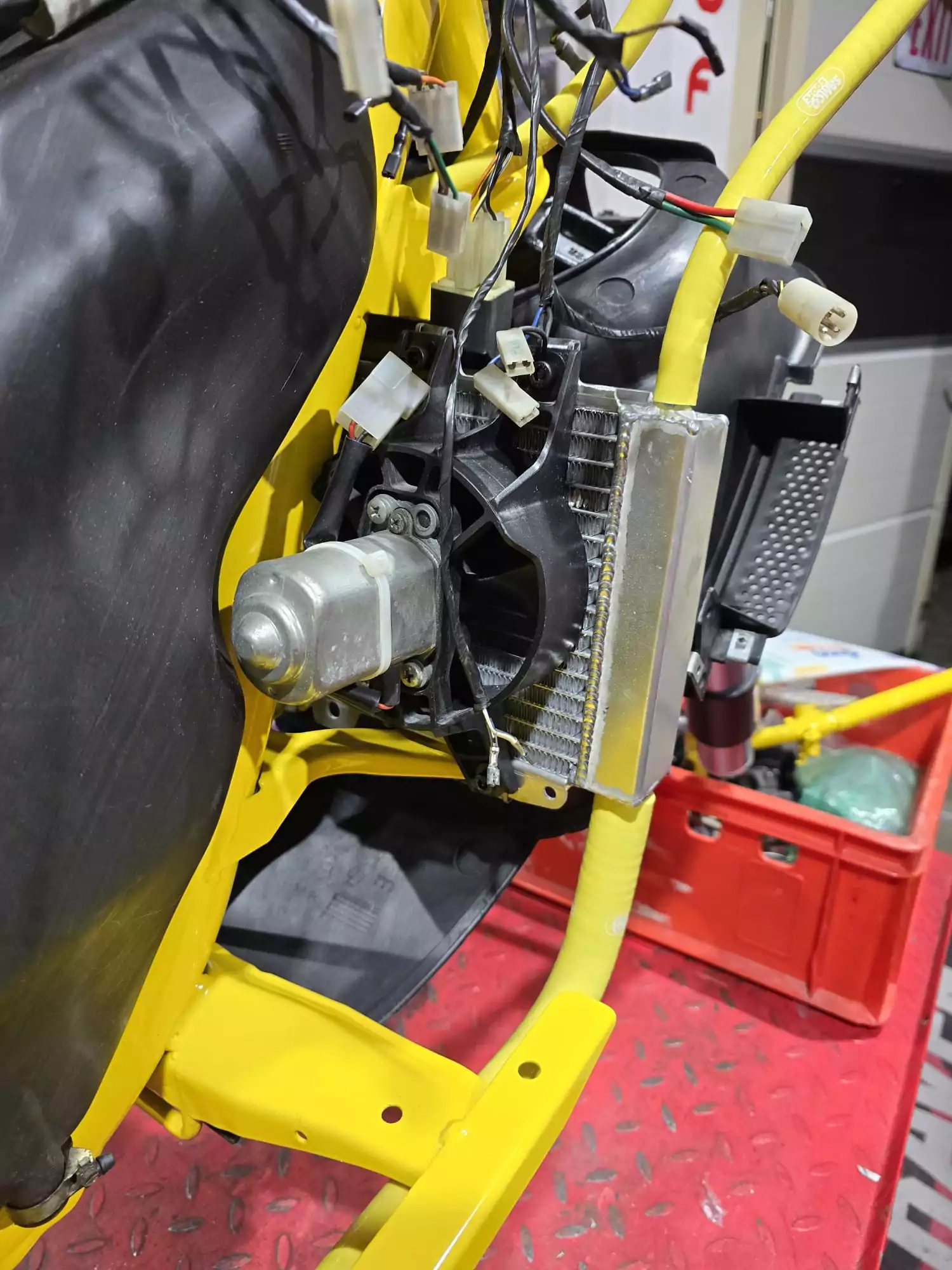 ARENA DESIGN UPGRADE Kühler für Gilera Runner 125 180 - Plug & Play, 270ml mehr Flüssigkeit. [Cooler, Radiatore] – Bild 8