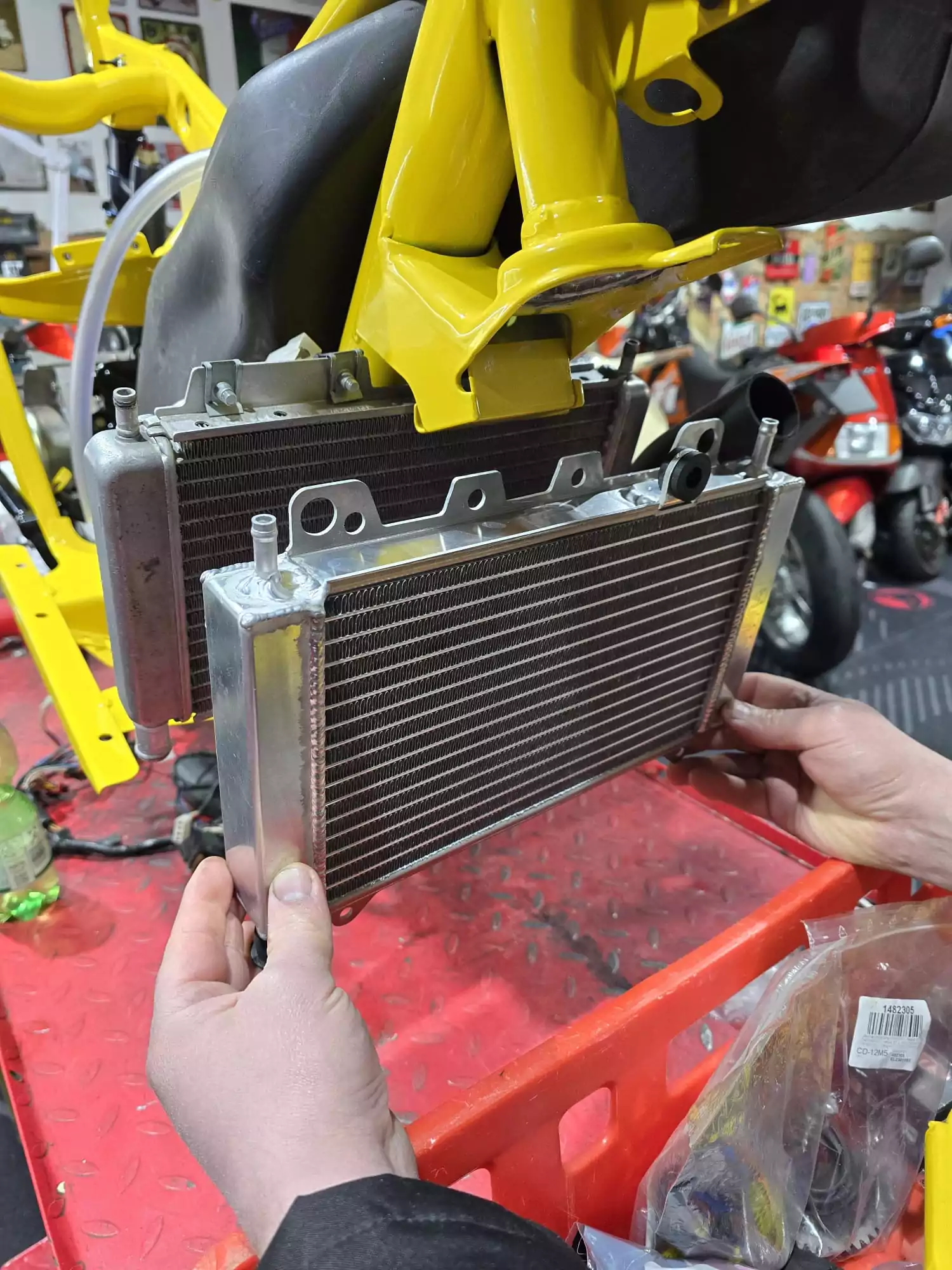 ARENA DESIGN UPGRADE Kühler für Gilera Runner 125 180 - Plug & Play, 270ml mehr Flüssigkeit. [Cooler, Radiatore] – Bild 5