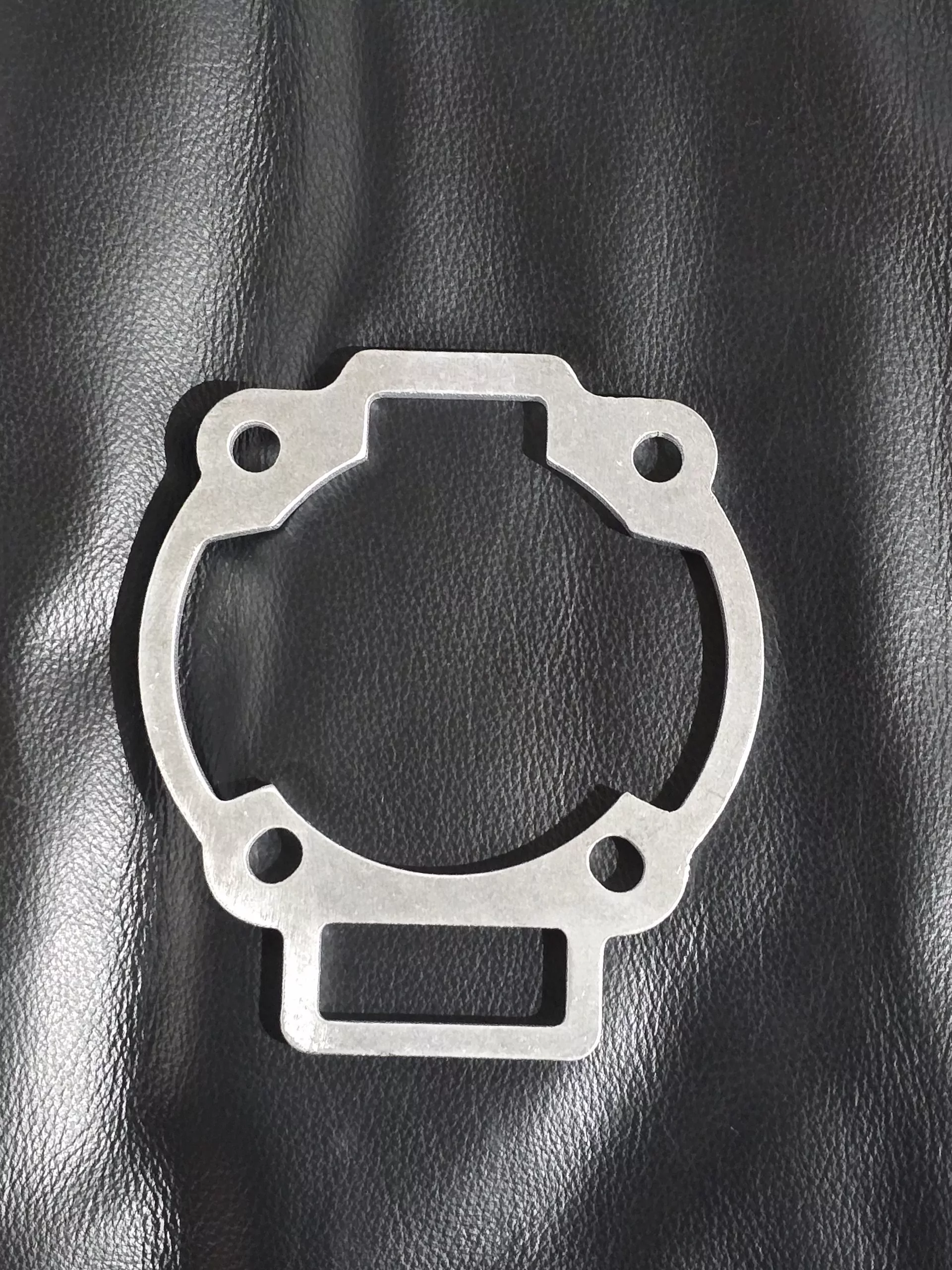 Zylinderfußspacer ARENA DESIGN 5mm Piaggio / Gilera 125 - 180 2-Takt – Bild 2