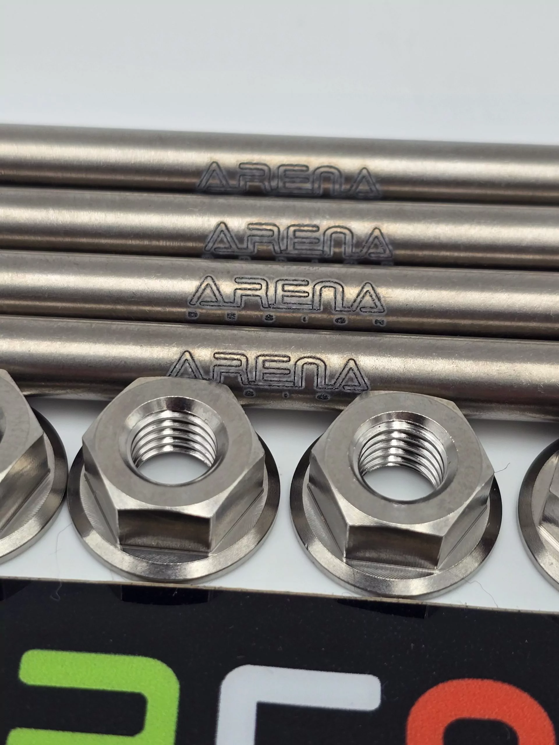 TITAN Stehbolzen + Müttern & Graphitfett | 55/110 Kurbelwelle | 2-Takt 180 LC Maxi Motoren – Bild 2