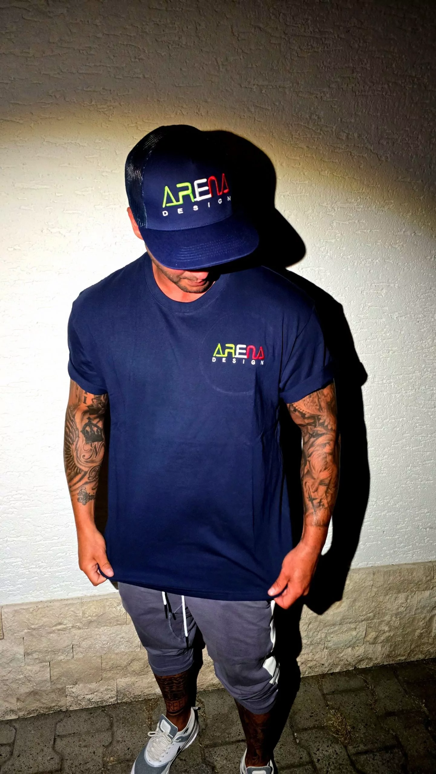 ARENA DESIGN T-Shirt + Trucker Cap / Marine BLAU / M – Bild 3