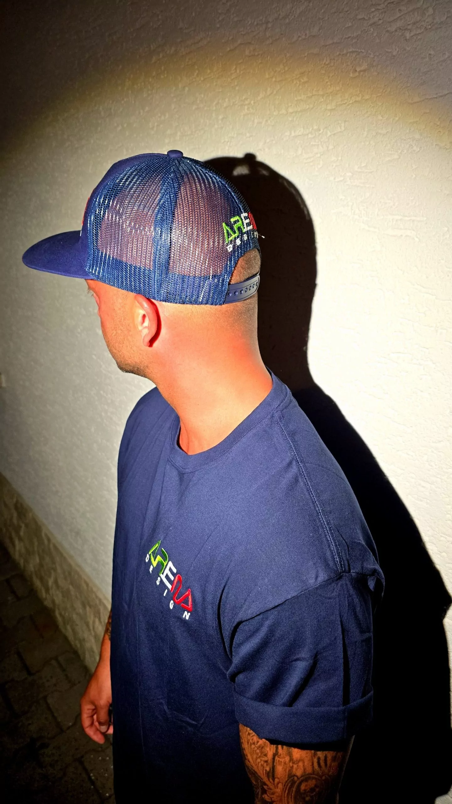 ARENA DESIGN T-Shirt + Trucker Cap / Marine BLAU / XL – Bild 7