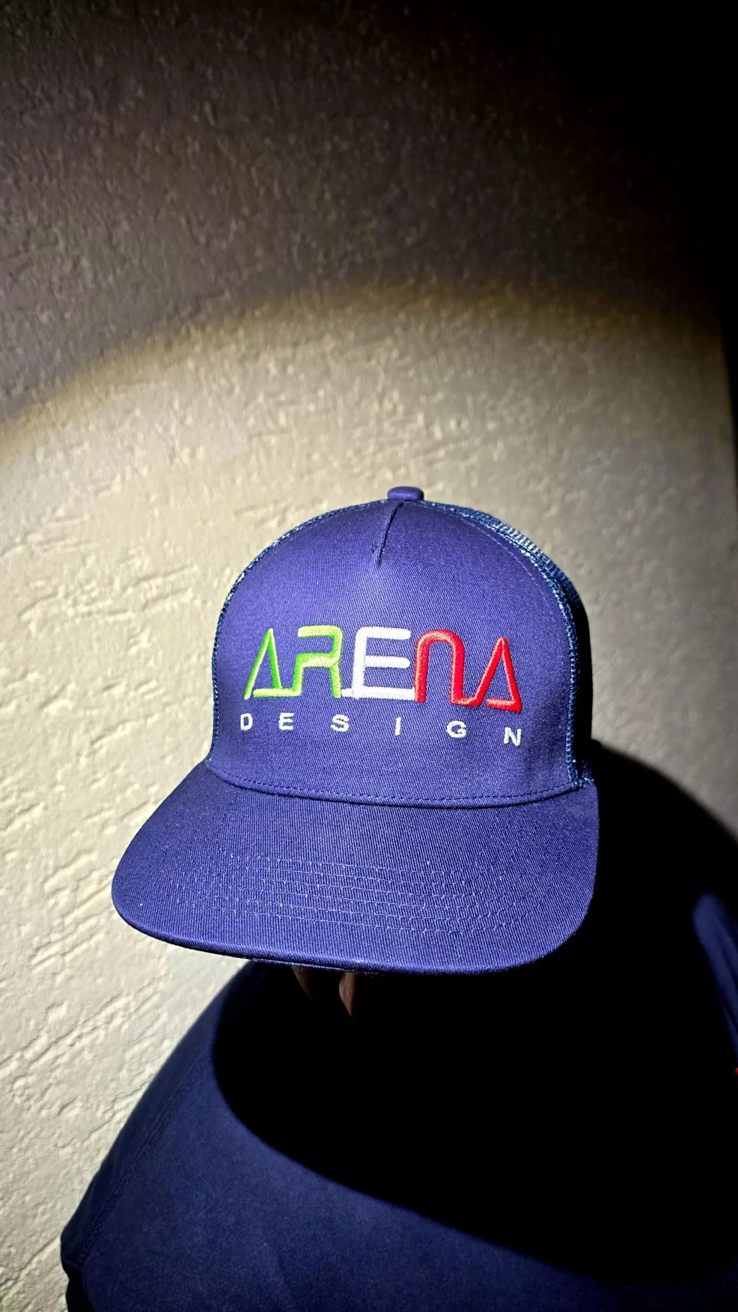 ARENA DESIGN T-Shirt + Trucker Cap / Marine BLAU / L – Bild 5