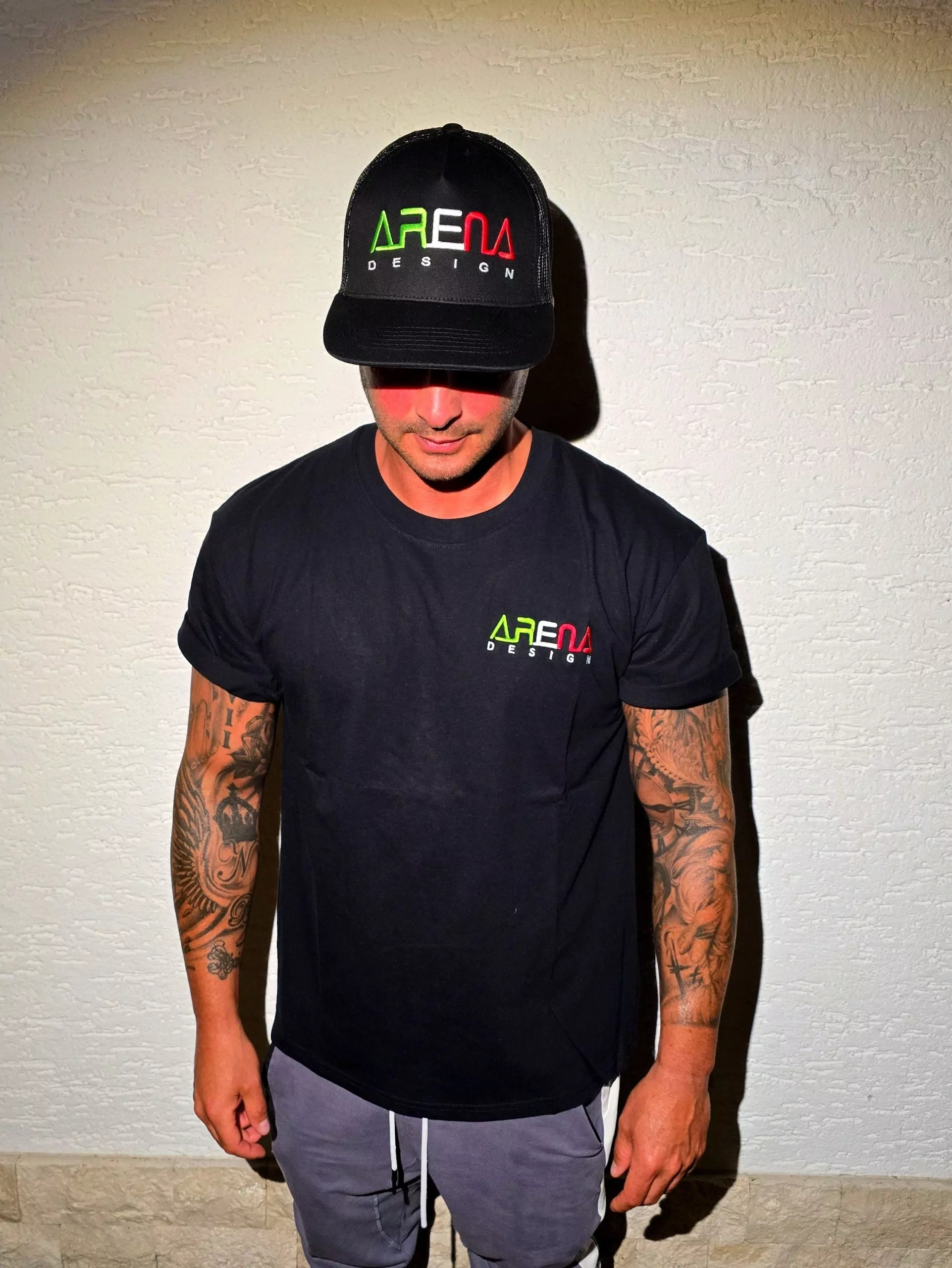 ARENA DESIGN T-Shirt + Trucker Cap / BLACK / M – Bild 2