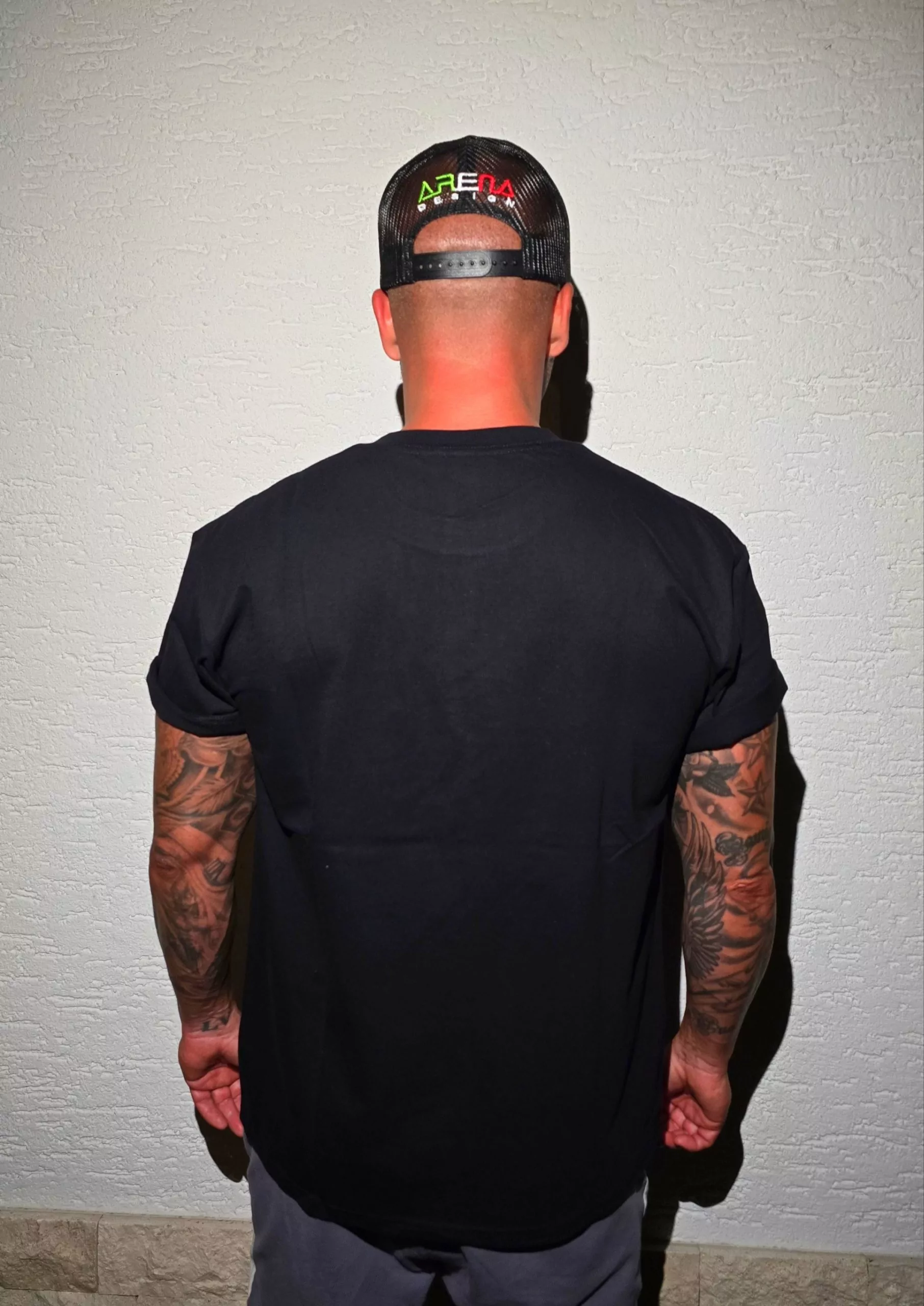 ARENA DESIGN T-Shirt + Trucker Cap / BLACK / L – Bild 8