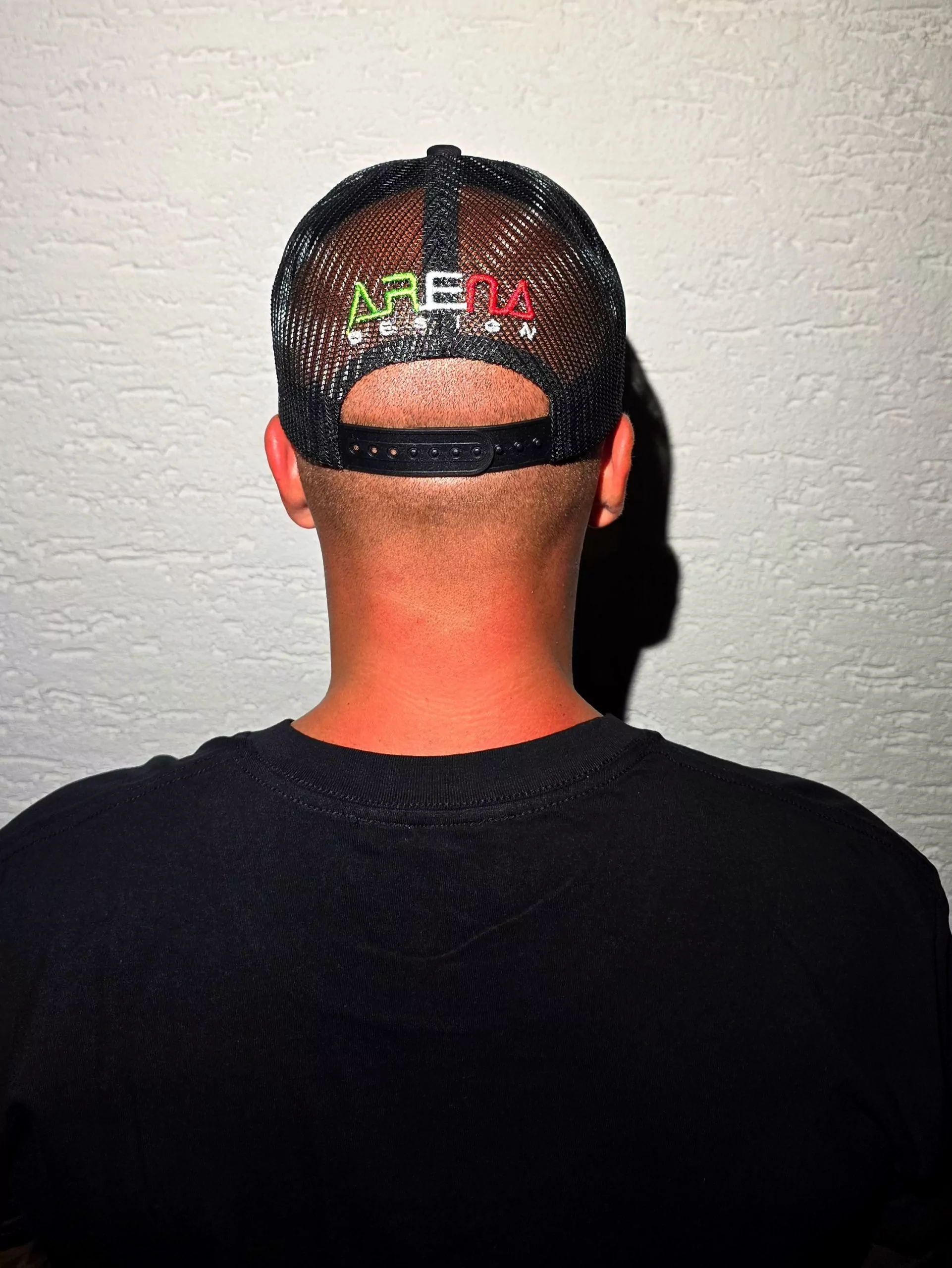 ARENA DESIGN T-Shirt + Trucker Cap / BLACK / L – Bild 7