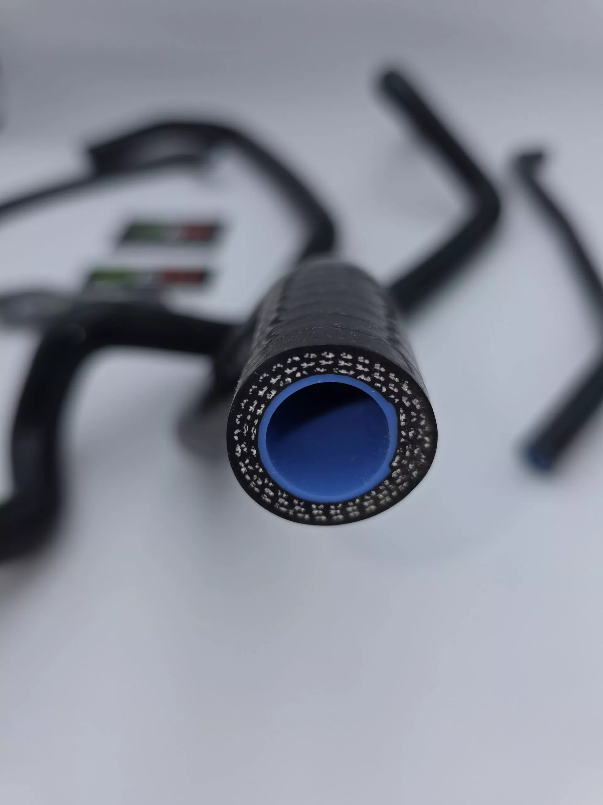 Gilera Runner 125 180 DD SILIKON Kühlerschlauch-Set in SCHWARZ GF-PERFORMANCE – Bild 4